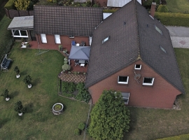 Garte und Terrasse sind benutzbar, fühlen Sie sich bei uns wohl.