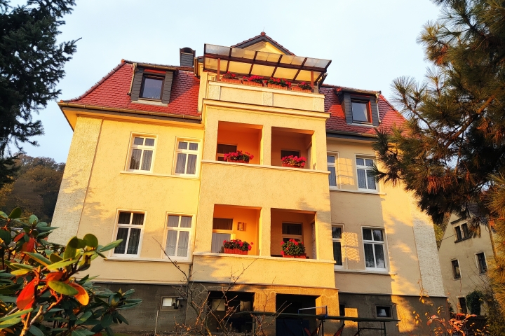 Vorderansicht in der Abendsonne