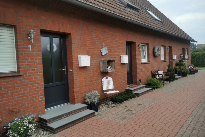 eigener Eingang und eigener Parkplatz