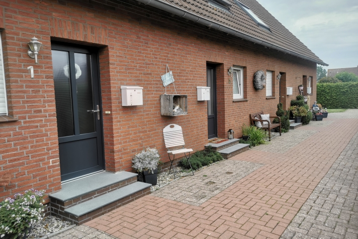 Ferienwohnungen im Ferienhaus Dinkla | Eigener Eingang und eigener nicht einsehbarer Garten 