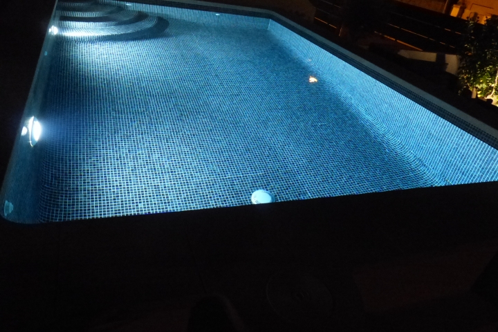 Pool illuminiert