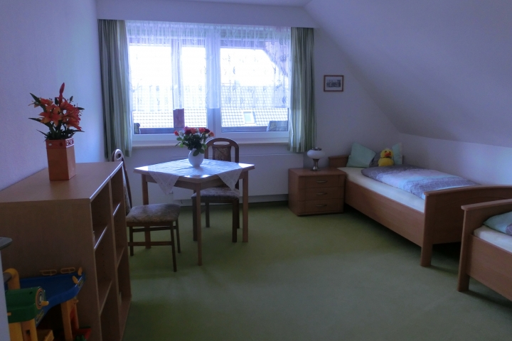 2.Schlafzimmer mit Spielecke