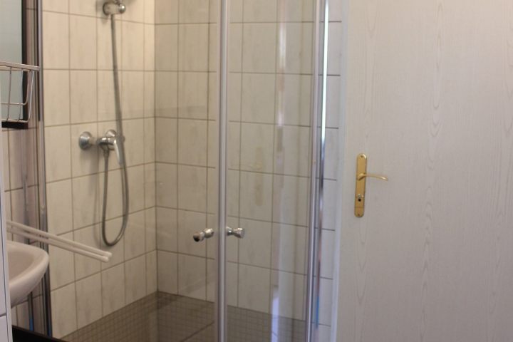Bad Haus 2