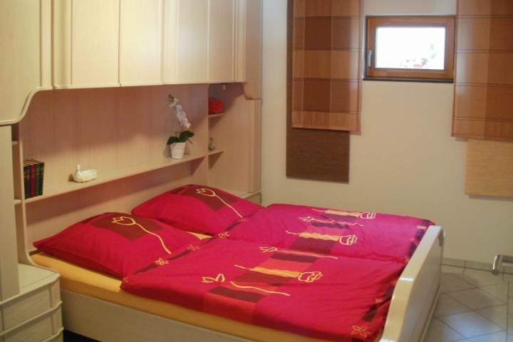 Doppelzimmer mit Schachtfenster
