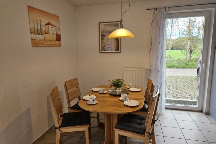 Essbereich mit Kamin