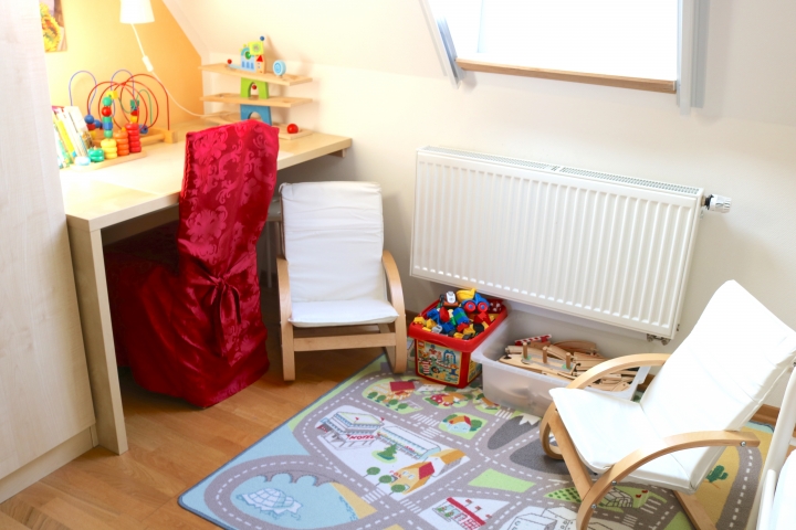 Das Kinderzimmer bei Bedarf mit Spielsachen ausgestattet