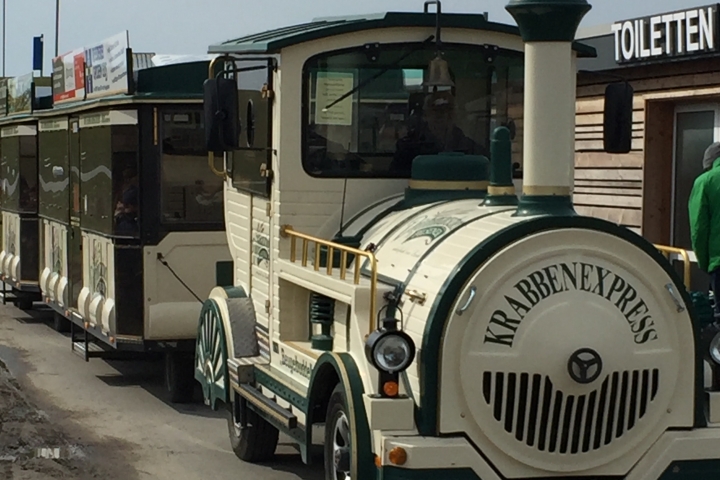 Der Krabbenexpress als öffentliches Verkehrsmittel. Nächster Haltepunkt ca. 100 m vom Haus entfernt.