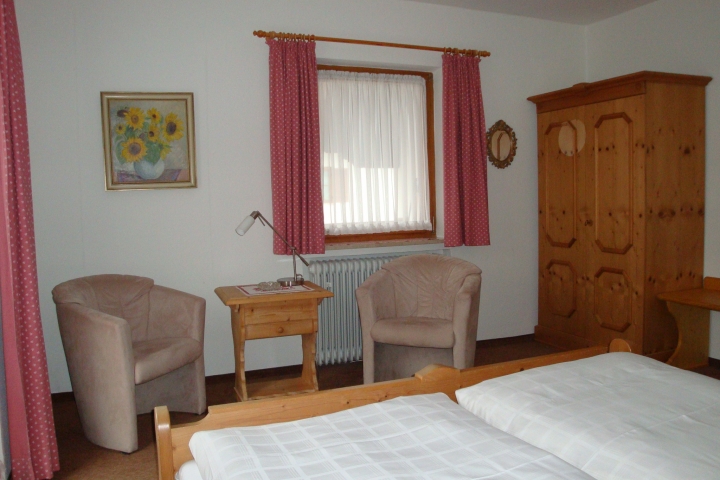 Schlafzimmer 1