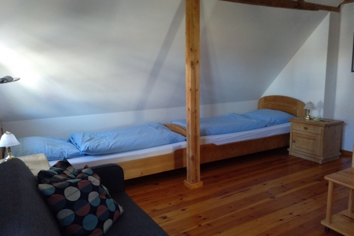 Schlafzimmer 2