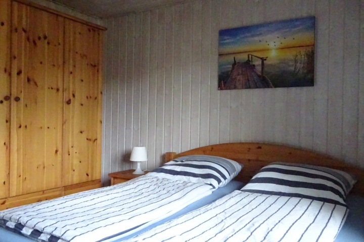 Elternschlafzimmer mit Doppelbett 200 x 180 cm