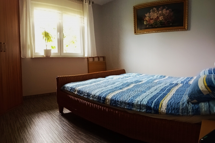 Schlafzimmer 1