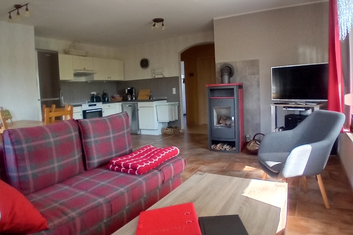 Wohnzimmer mit Kamin