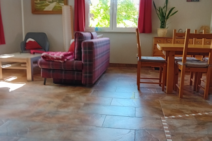 Wohnzimmer mit Essplatz