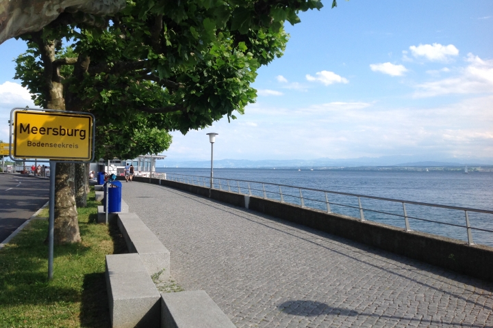 Meersburg an der Uferpromenade des Bodensee