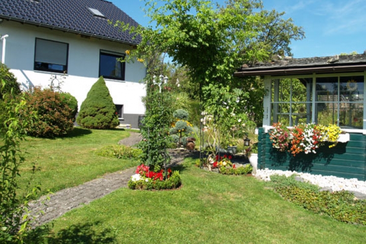Grüner Ausblick im Garten