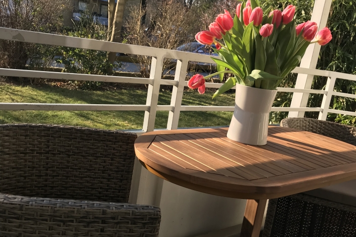 Ferienwohnung Strandnest | Balkon mit Loungemöbeln