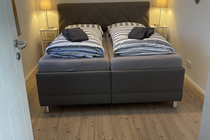Neues Schlafzimmer frisch renoviert