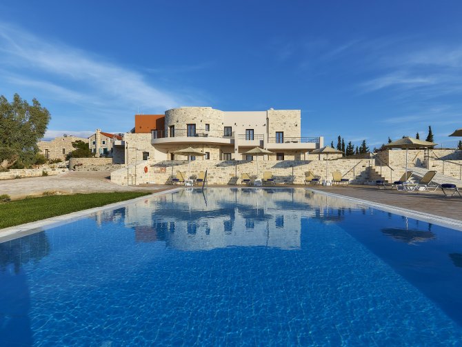 Orelia Cretan Villas und Deluxe Apartments | Orelia Cretan Deluxe Ferienwohnungen - Der 82m2 grosse Gemeinschaftspool