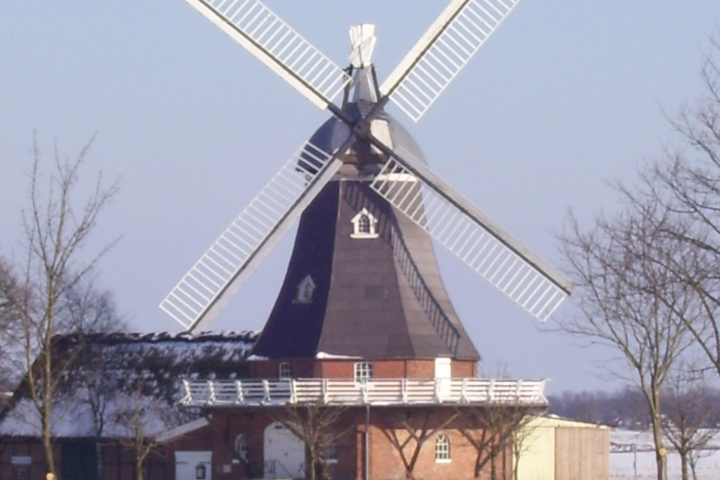 Auf dem weg nach Stade gibt es mehrere Windmühlen.