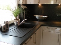 Hochwertige Küche mit Granit