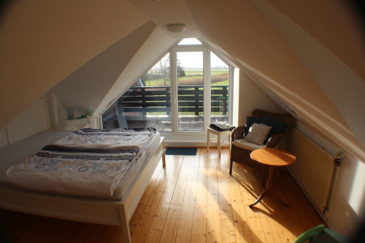 Schlafzimmer mit Dachterrasse