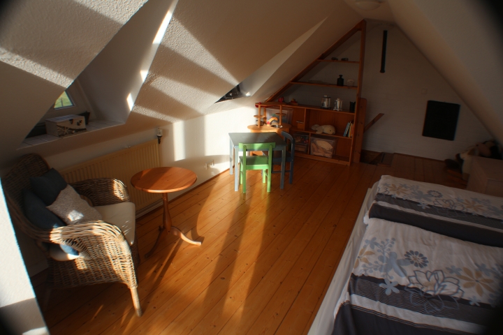 Schlafzimmer mit Spielecke