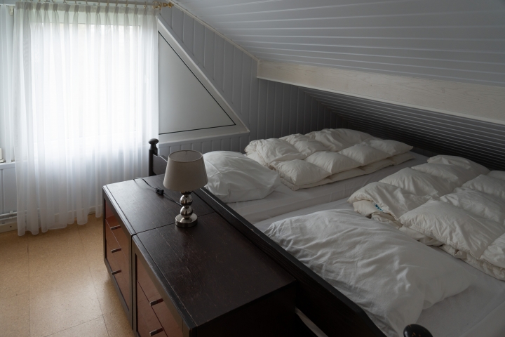 Das ist das Elternschlafzimmer im Obergeschoss