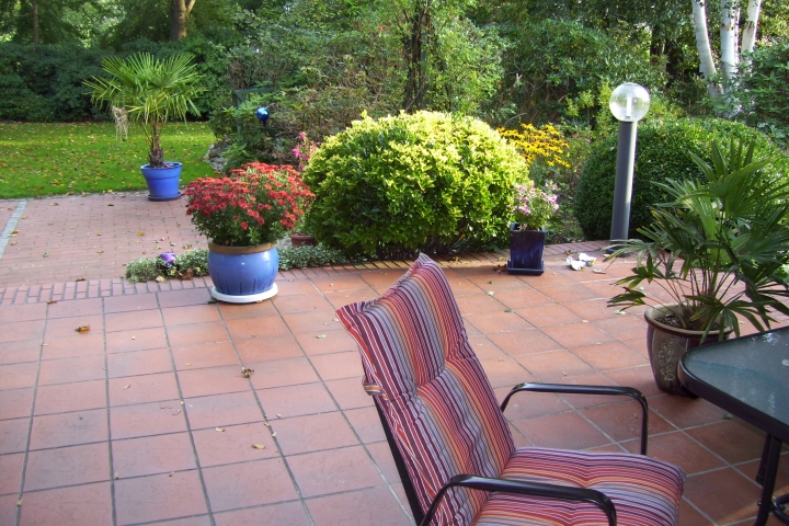 Die Terrassen, hier können Sie schon Morgens in der Sonne frühstücken und Ruhe tanken.