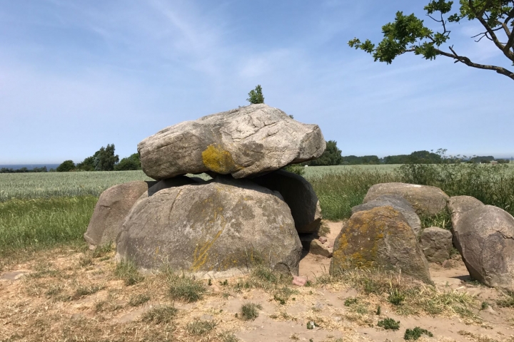 Natursteingräber