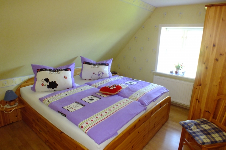 Schlafzimmer (Laura)