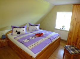 Schlafzimmer (Laura)