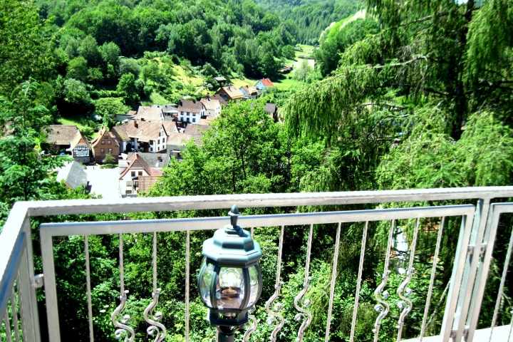 Mein Vater kaufte das Haus, weil er von der Aussicht so fasziniert war. Ich genieße es immer noch