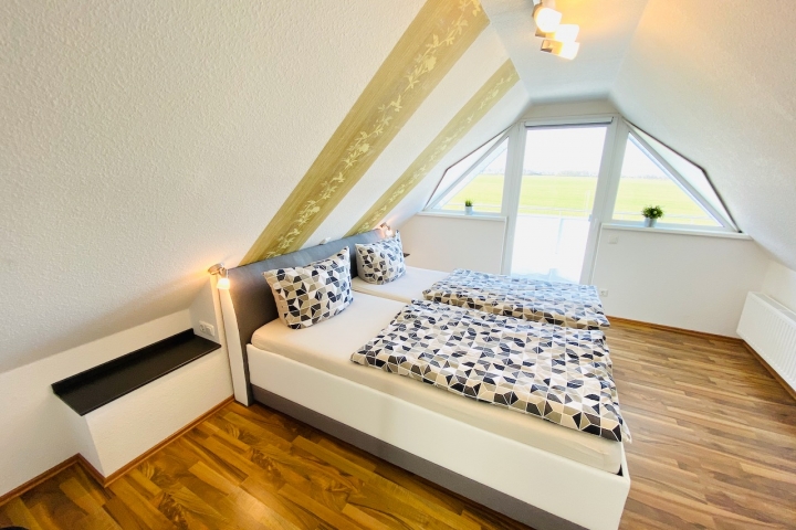 Haus Holiday Dahme/ Ostsee: Elternschlafzimmer Wohnung Holiday 3