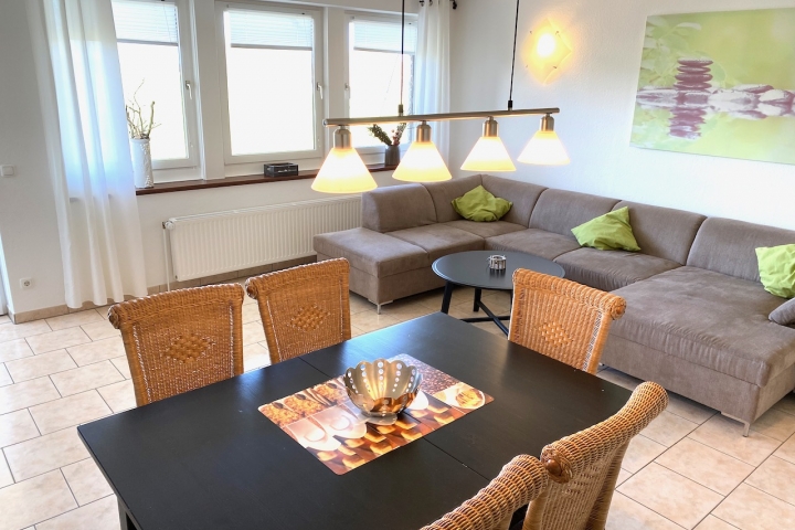 Haus Holiday Dahme/ Ostsee: Couch-Landschaft Wohnung Holiday 4