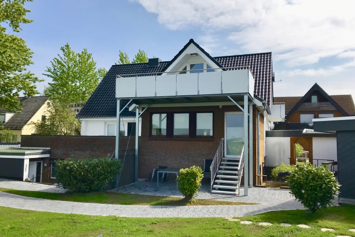 Haus Holiday Dahme/ Ostsee: Rückansicht vom Garten