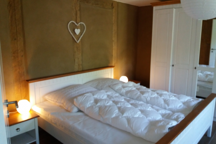 Schlafzimmer 1