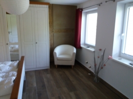 Schlafzimmer 1