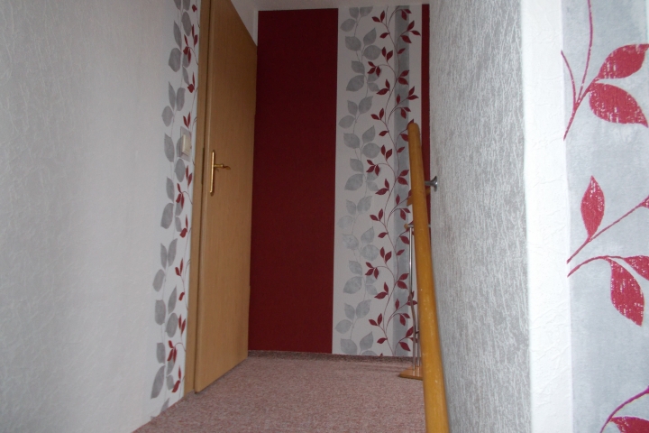 … in das Obergeschoss ( ebenfalls mit Bewegungsmelder)