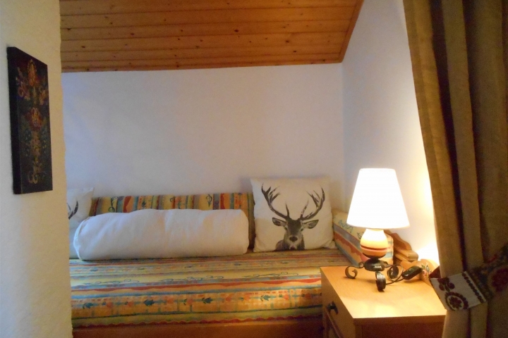 Bettnische für den Mittagsschlaf oder für getrennt Schlafende im Komfort Apartment DACHSTEIN