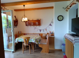 Eckbank in Terrassenwohnung GILGEN