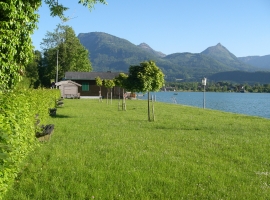 Badestrand mit Liegewiese, Umkleide und WC