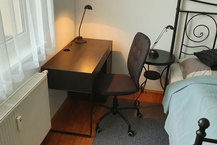 Schreibtisch