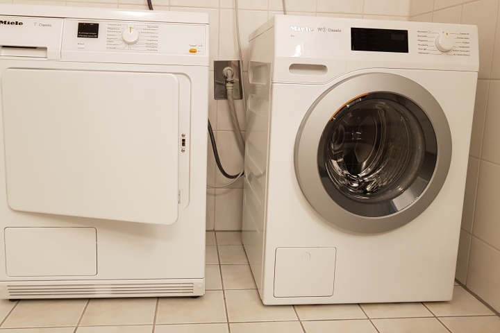 Waschmaschine und Trockner