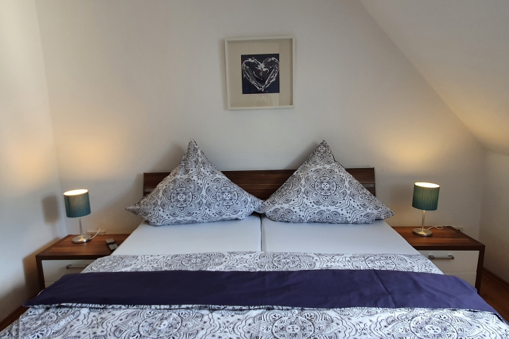 Doppelbett ohne Fußteil