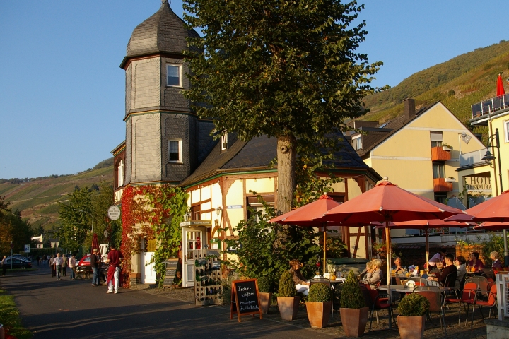 Restaurant zum Alten Bahnhof in Zell am Moselufer
