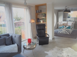 Übergang vom Wohn- zum Essbereich.