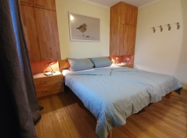 Großes Schlafzimmer.