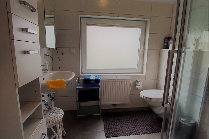 Duschbad, WC EG