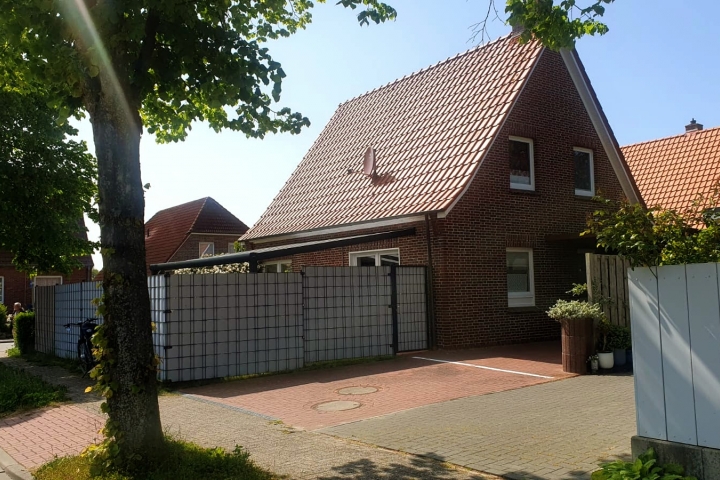 Haus, Terrassendach, Umzäunung