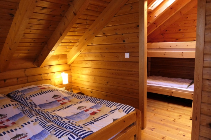 .....mit angrenzendem Schlafzimmer und Etagenbett.